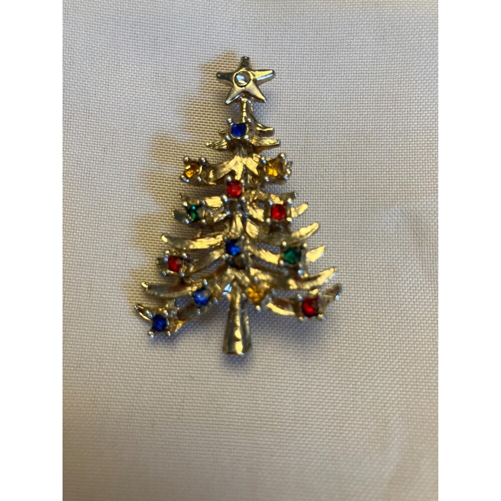 Vintage Gold Tone Christmas Tree Brooch: Multicolor Rhinestone Star Topper Pin